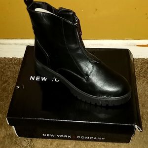 Black Front Zipper Bootie